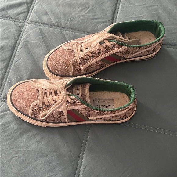 Gucci Beige and Green Sneakers - Picture 1 of 4